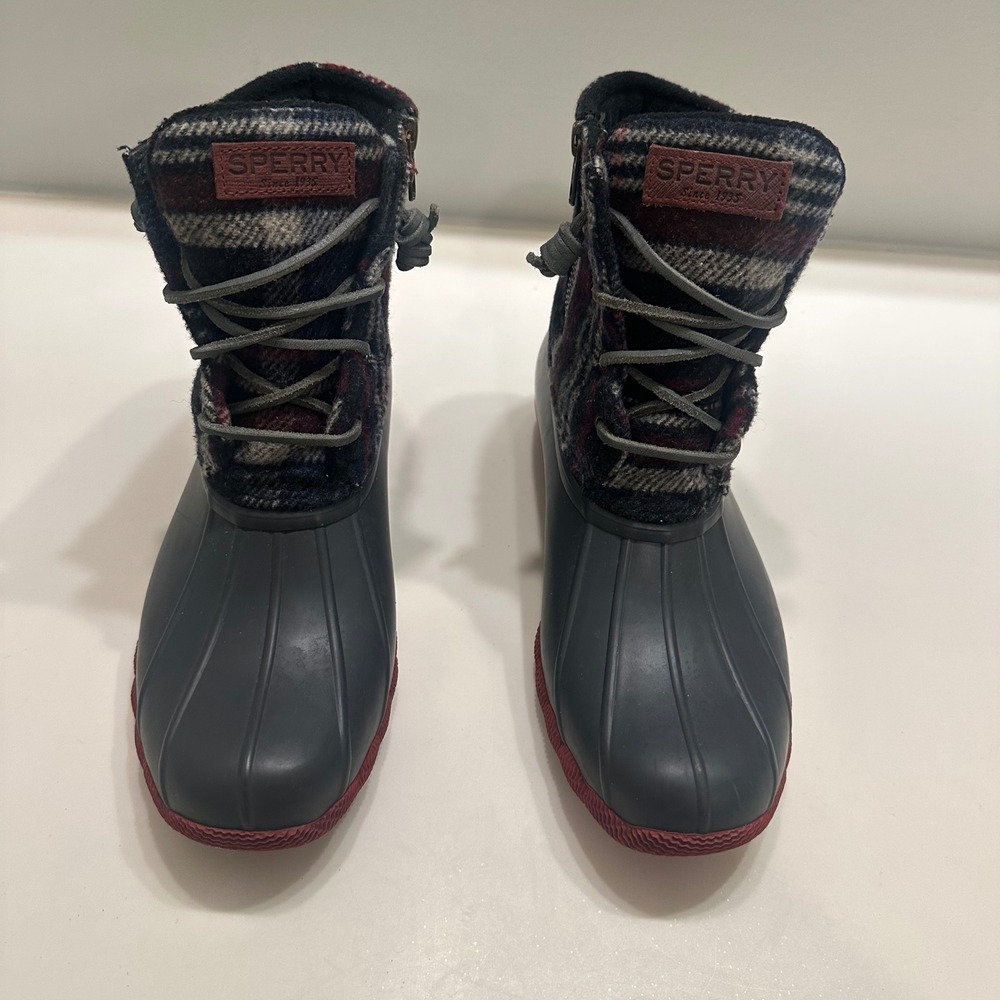 Sperry Saltwater Duck Boots Womens 8.5 Navy Red Plaid Waterproof STS99716